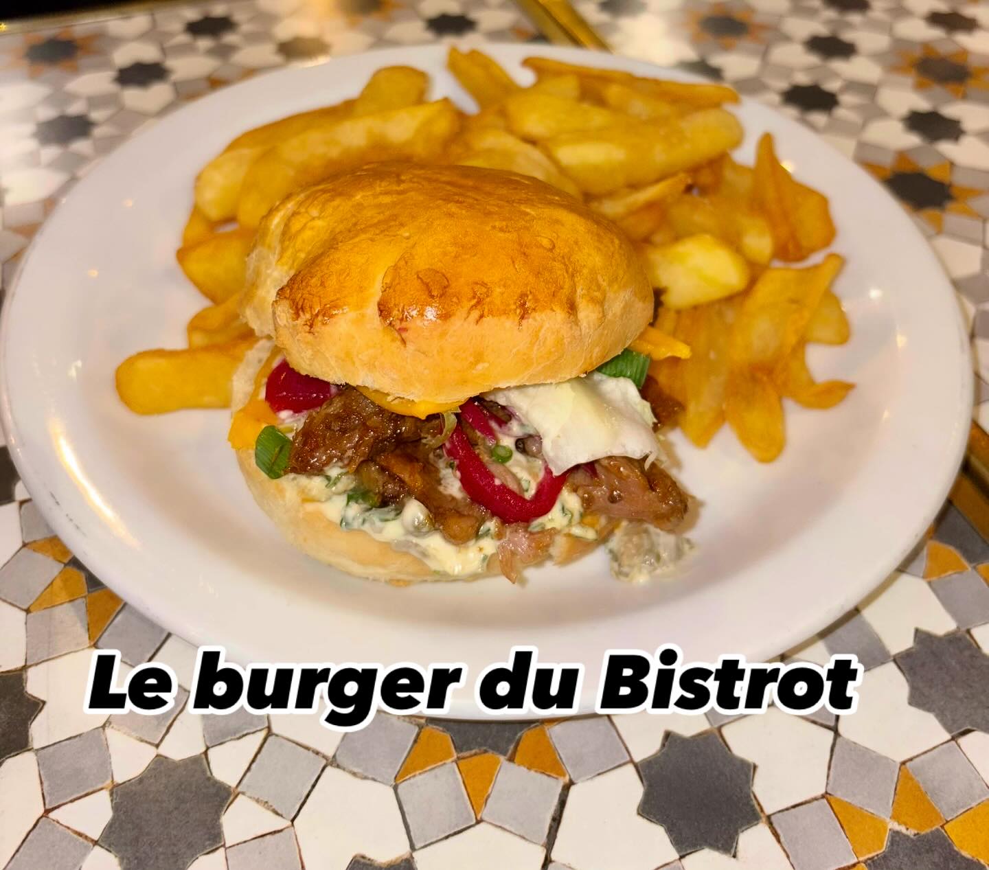 Burger maison du Bistrot avec frites
