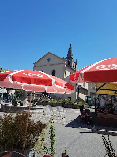 Terrasse du Bistrot place de l'Église à Saint-Jean-en-Royans